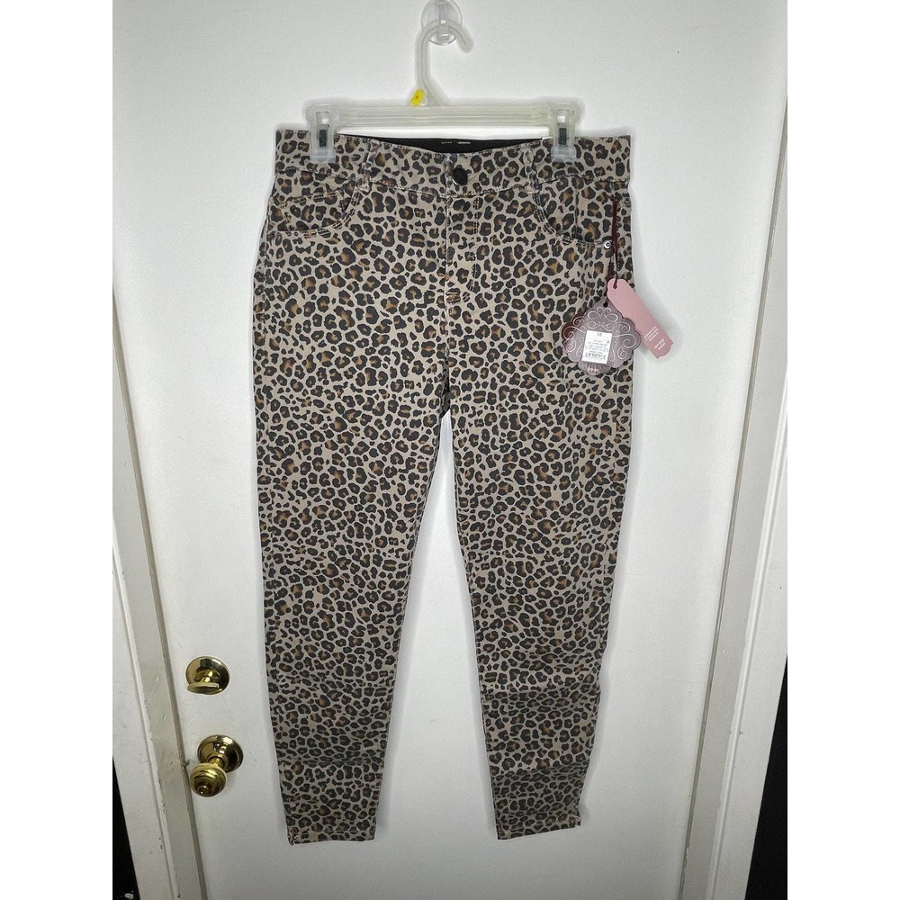 NWT Leopard print ankle skinny pants